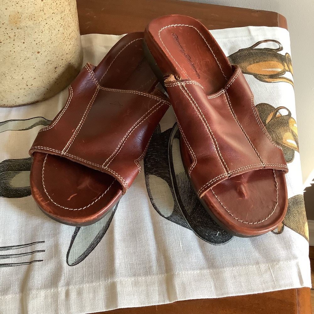 Tommy Bahama Men’s Maui Leather Slide Sandals